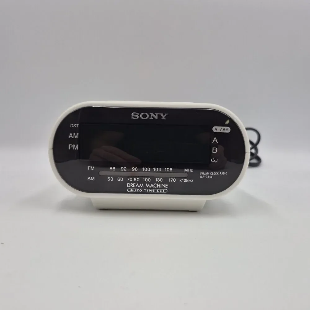 Sony Dream Machine ICF-C318 AM FM Dual Alarm Clock Radio Ivory w/ Green Display